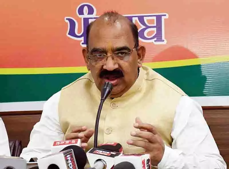 आप सरकार ने बाढ़ की चेतावनियों को नजरअंदाज किया, अवैध खनन से बांध कमजोर हुए: BJP आप सरकार ने बाढ़ की चेतावनियों को नजरअंदाज किया, अवैध खनन से बांध कमजोर हुए: BJP