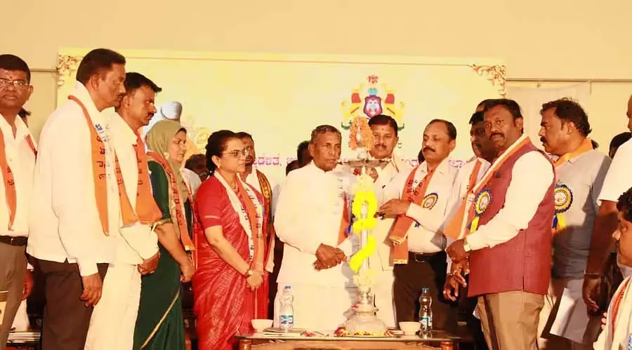 रामायण विश्व के लिए सबसे बड़ा योगदान: Minister K.H. Muniyappa रामायण विश्व के लिए सबसे बड़ा योगदान: Minister K.H. Muniyappa