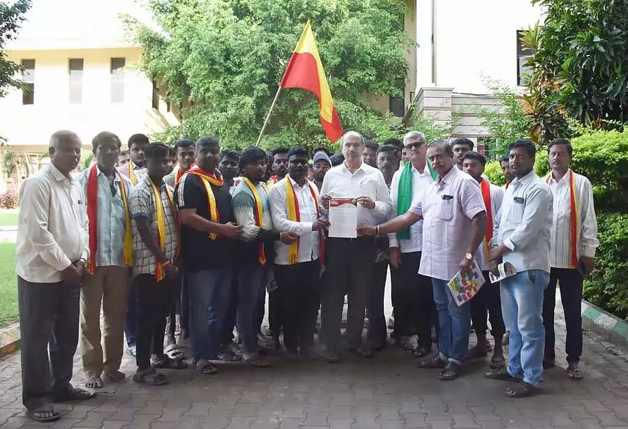 सरकारी स्कूलों को बुनियादी ढांचा उपलब्ध कराएं: Yellappa सरकारी स्कूलों को बुनियादी ढांचा उपलब्ध कराएं: Yellappa