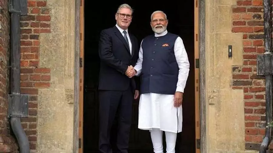 PM Modi ने स्टार्मर का भारत की ऐतिहासिक पहली यात्रा पर स्वागत किया PM Modi ने स्टार्मर का भारत की ऐतिहासिक पहली यात्रा पर स्वागत किया