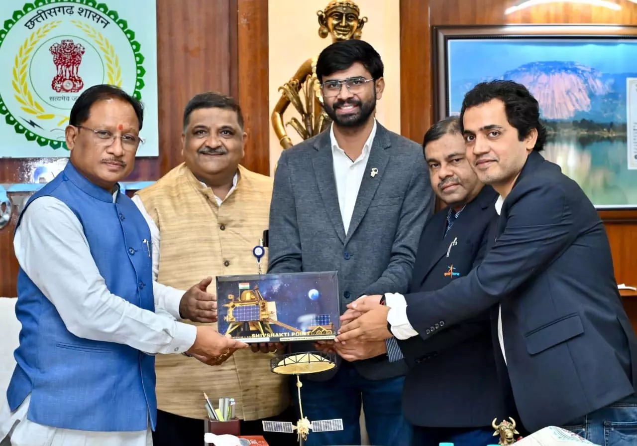 इसरो की उपलब्धियाँ प्रत्येक भारतवासी के लिए गर्व का विषय : मुख्यमंत्री साय इसरो की उपलब्धियाँ प्रत्येक भारतवासी के लिए गर्व का विषय : मुख्यमंत्री साय