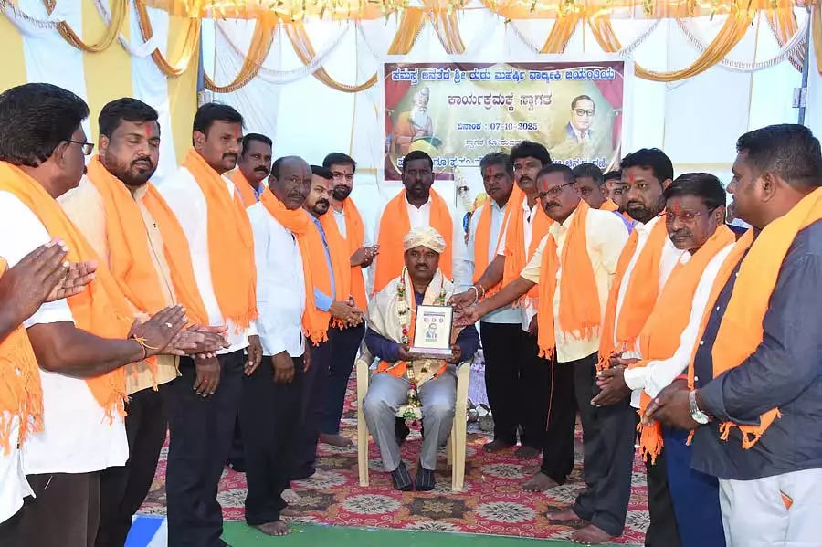 महर्षि वाल्मीकि के आदर्शों को अपनाएं: Krishna Svanthageri महर्षि वाल्मीकि के आदर्शों को अपनाएं: Krishna Svanthageri