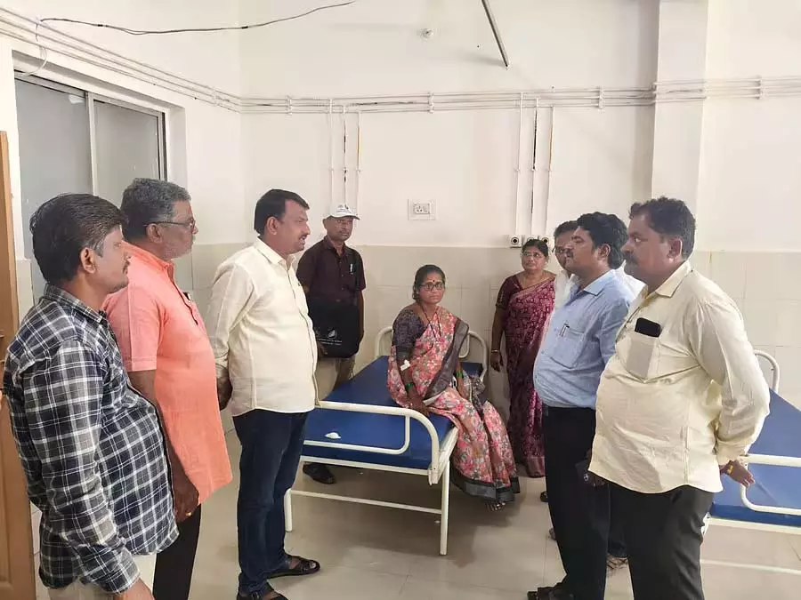 Yadgir : सर्वेक्षण के दौरान शिक्षक की तबीयत बिगड़ी Yadgir : सर्वेक्षण के दौरान शिक्षक की तबीयत बिगड़ी
