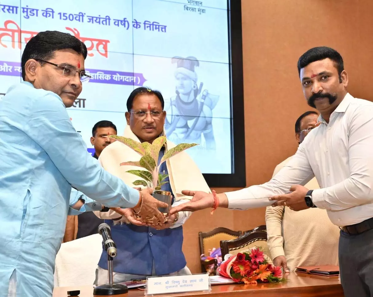 मुख्यमंत्री विष्णुदेव साय जनजातीय गौरव दिवस पर आयोजित कार्यशाला में हुए शामिल मुख्यमंत्री विष्णुदेव साय जनजातीय गौरव दिवस पर आयोजित कार्यशाला में हुए शामिल