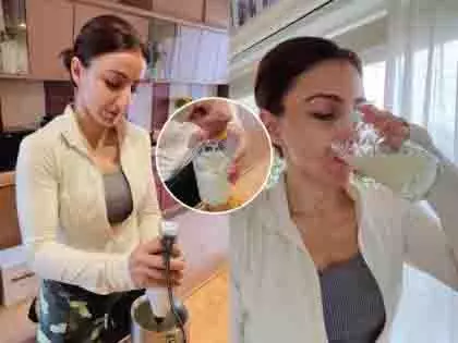 Soha Ali Khan ने अपनी सुबह की डिटॉक्स ड्रिंक रेसिपी की जानकारी दी Soha Ali Khan ने अपनी सुबह की डिटॉक्स ड्रिंक रेसिपी की जानकारी दी