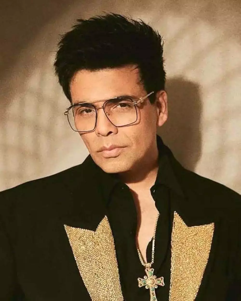 Industry के सबसे अमीर डायरेक्टर ने किराए पर लिया शानदार ऑफिस, हर महीने देंगे लाखों का किराया Industry के सबसे अमीर डायरेक्टर ने किराए पर लिया शानदार ऑफिस, हर महीने देंगे लाखों का किराया