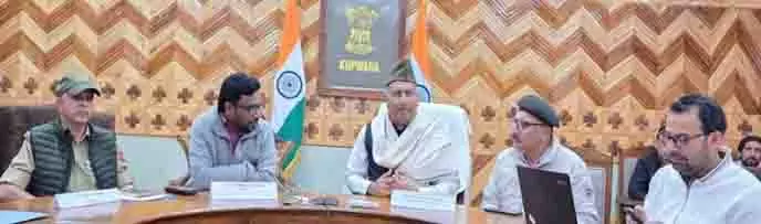 MP Khatana ने कुपवाड़ा में विभागों की प्रगति की समीक्षा की MP Khatana ने कुपवाड़ा में विभागों की प्रगति की समीक्षा की