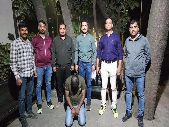 फरार घर चोर 4 साल बाद गिरफ्तार फरार घर चोर 4 साल बाद गिरफ्तार