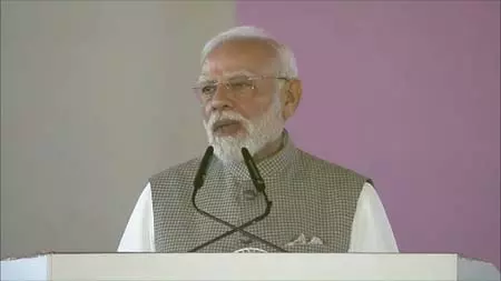 कनेक्टिविटी और शहरी बुनियादी ढांचे को बढ़ावा देगा नया एयरपोर्ट: पीएम मोदी कनेक्टिविटी और शहरी बुनियादी ढांचे को बढ़ावा देगा नया एयरपोर्ट: पीएम मोदी