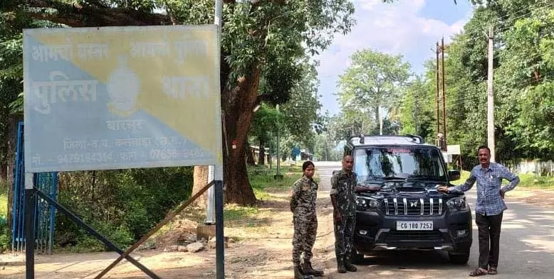 स्कॉर्पियो स्टंट करती युवती पर यातायात पुलिस की कार्रवाई, वाहन जब्त और समन शुल्क वसूला स्कॉर्पियो स्टंट करती युवती पर यातायात पुलिस की कार्रवाई, वाहन जब्त और समन शुल्क वसूला