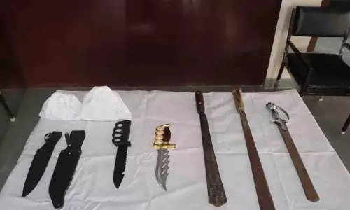 Jalandhar : नशा तस्करों पर चला पुलिस का डंडा, गांजा और हथियारों के साथ तस्कर गिरफ्तार