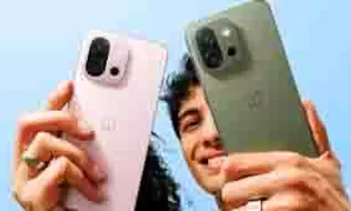 OnePlus 15s: 100W की तूफानी स्पीड और पावरफुल प्रोसेसर के साथ तहलका मचाएगा ये फोन OnePlus 15s: 100W की तूफानी स्पीड और पावरफुल प्रोसेसर के साथ तहलका मचाएगा ये फोन
