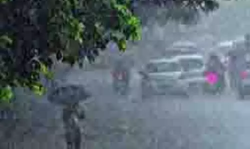 Dhanbad : झमाझम बारिश से दुकानों, शोरूम व रेस्टोरेंट में भरा पानी Dhanbad : झमाझम बारिश से दुकानों, शोरूम व रेस्टोरेंट में भरा पानी