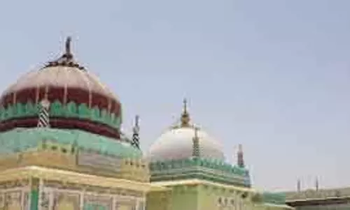 तनवीर सादिक ने उर्स पर दस्तगीर साहिब की दरगाह पर किया दर्शन
