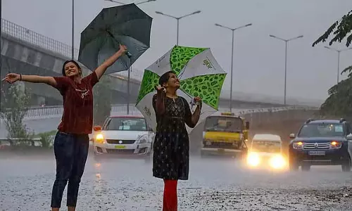 Tamil Nadu : आज और कल 21 जिलों में भारी बारिश की पीली चेतावनी Tamil Nadu : आज और कल 21 जिलों में भारी बारिश की पीली चेतावनी