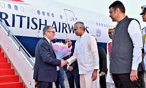 British प्रधानमंत्री कीर स्टारमर मुंबई पहुंचे British प्रधानमंत्री कीर स्टारमर मुंबई पहुंचे