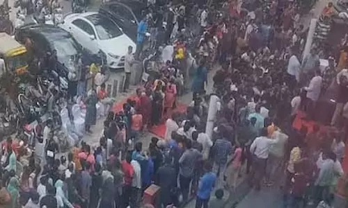मुफ्त Pizza बना मुसीबत, ऐसे माहौल बदला मुफ्त Pizza बना मुसीबत, ऐसे माहौल बदला