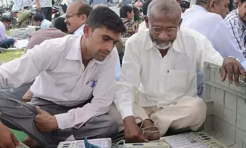 Bihar में इस बार 14,000 से अधिक लोग वोट डालेंगे