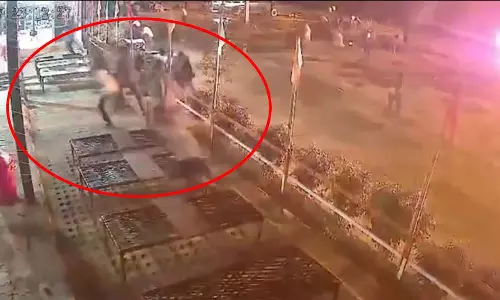 हाईवे पर 200 सिलेंडरों में धमाके, खौफनाक हादसे का LIVE वीडियो