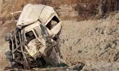 MP News: NCL निगाही खदान में भीषण हादसा, 100 फीट नीचे गिरा ट्रेलर, ड्राइवर की मौत