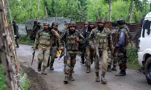 राजौरी, J&K: शुरुआती मुठभेड़ के बाद आतंकवाद विरोधी अभियान जारी