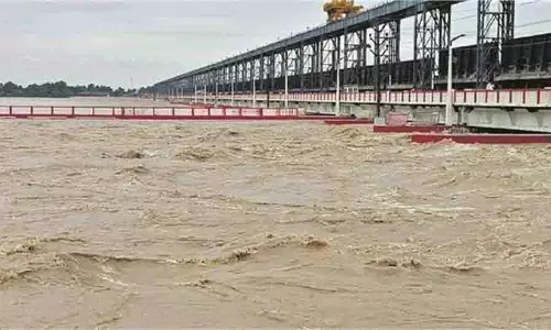 Bihar : कोसी में उफान, आज और कल बंद रहेंगे स्कूल Bihar : कोसी में उफान, आज और कल बंद रहेंगे स्कूल