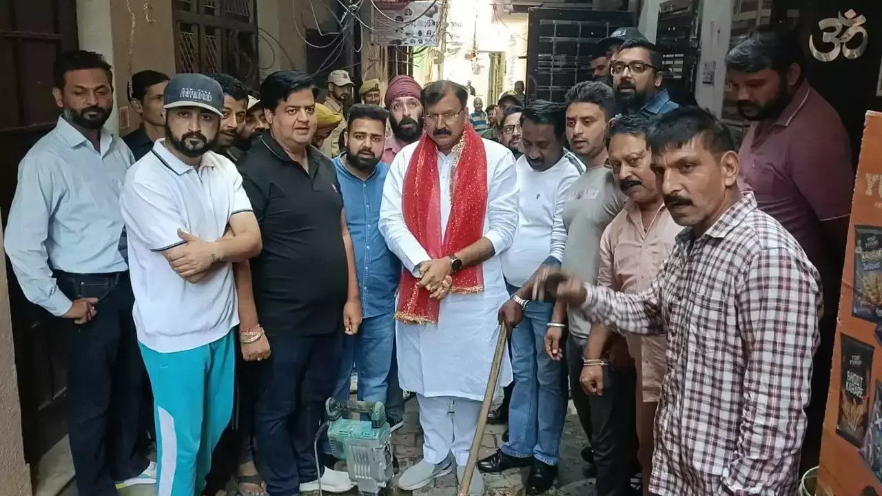 Jammu: 34 करोड़ रुपये की परियोजना का निरीक्षण, विकास कार्य प्रगति पर Jammu: 34 करोड़ रुपये की परियोजना का निरीक्षण, विकास कार्य प्रगति पर