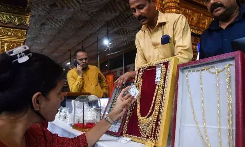 Gold प्राइस ऑल-टाइम हाई पर, भारतीय बाजार में 1.22 लाख रुपये तक पहुंची दर Gold प्राइस ऑल-टाइम हाई पर, भारतीय बाजार में 1.22 लाख रुपये तक पहुंची दर