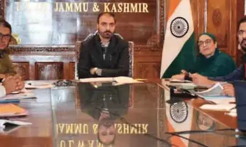 DC Pulwama ने जिले में जीएसटी सुधार 2025 के कार्यान्वयन की समीक्षा की