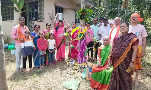 Mundagoda : वह खाद्य विक्रेता जिसने धरती माता की पूजा की Mundagoda : वह खाद्य विक्रेता जिसने धरती माता की पूजा की