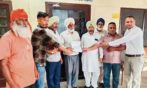 जल निकासी के मुद्दे पर लोक इंसाफ मंच ने BDPO को सौंपा ज्ञापन जल निकासी के मुद्दे पर लोक इंसाफ मंच ने BDPO को सौंपा ज्ञापन