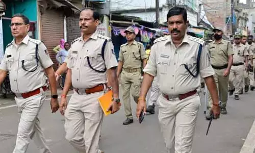 कटक में कर्फ्यू में ढील, इंटरनेट पर प्रतिबंध जारी