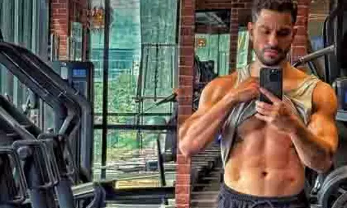 Kunal Kemmu ने फ्लेक्स किए एब्स और मस्कुलर बॉडी, खुद को किया ‘चेक’