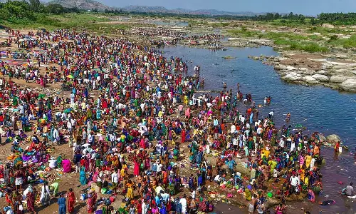 हुलिगी में उमड़ी भीड़: भक्तों का जुलूस, हंगामा