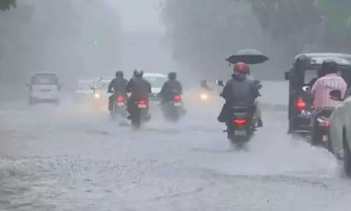 भारी बारिश के कारण Bhubaneswar में भीषण यातायात जाम