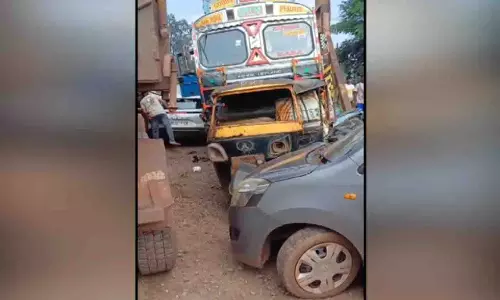 Sundargarh: रक्सी रेलवे क्रॉसिंग के पास कई हादसे, कई वाहन क्षतिग्रस्त