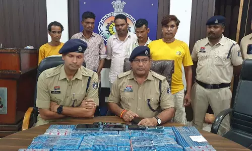 ऑपरेशन विश्वास: दुर्ग पुलिस का छापा, UP के 5 तस्कर गिरफ्तार ऑपरेशन विश्वास: दुर्ग पुलिस का छापा, UP के 5 तस्कर गिरफ्तार