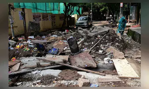 हैदराबाद में गड्ढों का संकट, यात्रियों ने GHMC की मानसून पूर्व योजना पर सवाल उठाए