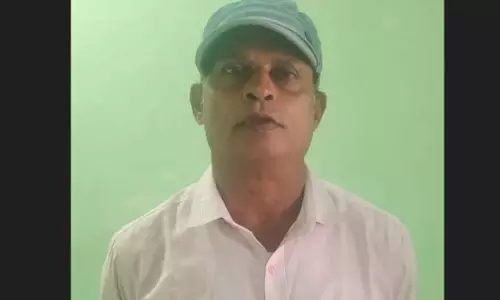 गंजम में OAS अधिकारी 25,000 रुपये की रिश्वत लेते पकड़ा गया गंजम में OAS अधिकारी 25,000 रुपये की रिश्वत लेते पकड़ा गया