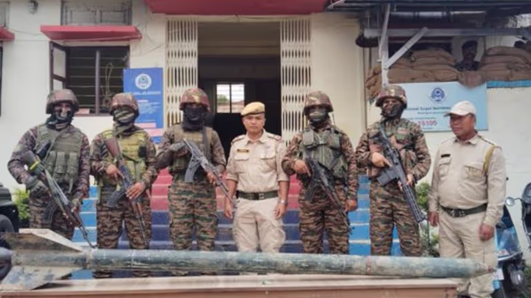 Manipur : चुराचांदपुर में 9 फुट का देसी रॉकेट बरामद अलग-अलग छापों में दो उग्रवादी गिरफ्तार Manipur : चुराचांदपुर में 9 फुट का देसी रॉकेट बरामद अलग-अलग छापों में दो उग्रवादी गिरफ्तार