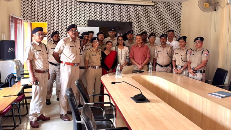 Assam : पूर्वोत्तर में बढ़ते अवैध कुत्तों के व्यापार से निपटने के लिए Assam : पूर्वोत्तर में बढ़ते अवैध कुत्तों के व्यापार से निपटने के लिए