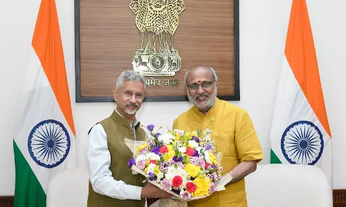Jaishankar ने उपराष्ट्रपति राधाकृष्णन से मुलाकात की, विदेश नीति प्राथमिकताओं पर चर्चा की