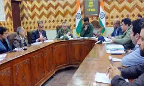 DC Kupwara ने जिले में नशीली दवाओं के दुरुपयोग को रोकने के उपायों की समीक्षा की