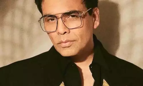 Industry के सबसे अमीर डायरेक्टर ने किराए पर लिया शानदार ऑफिस, हर महीने देंगे लाखों का किराया Industry के सबसे अमीर डायरेक्टर ने किराए पर लिया शानदार ऑफिस, हर महीने देंगे लाखों का किराया