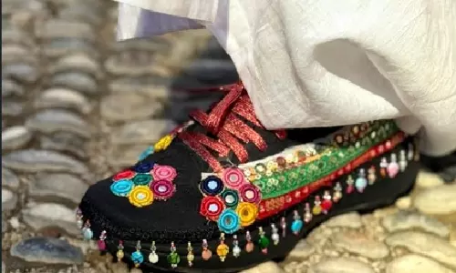 प्रभास की द राजा साब के दो गानों की शूटिंग ग्रीस में शुरू