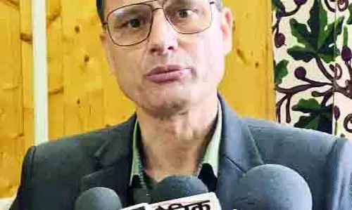 कश्मीर में फसल क्षति का आकलन जारी: Officials कश्मीर में फसल क्षति का आकलन जारी: Officials