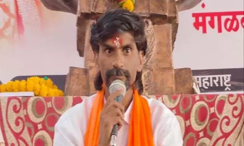 Manoj Jarange Patil ने छगन भुजबल की आलोचना की: बूढ़ा आदमी पागल है Manoj Jarange Patil ने छगन भुजबल की आलोचना की: बूढ़ा आदमी पागल है