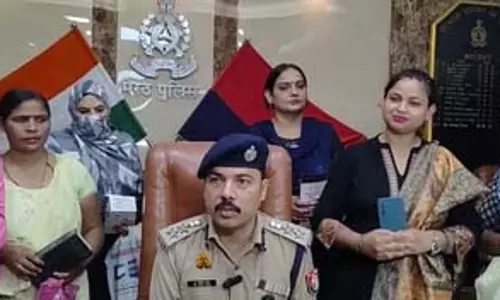 दीपावली से पहले मेरठ पुलिस का लोगों को तोहफा, 40 लाख कीमत के 217 मोबाइल सौंपे दीपावली से पहले मेरठ पुलिस का लोगों को तोहफा, 40 लाख कीमत के 217 मोबाइल सौंपे