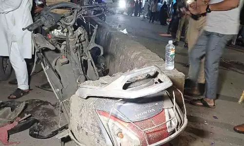 Kanpur: मरकज़ मस्जिद के पास खड़े दो स्कूटरों में शक्तिशाली विस्फोट
