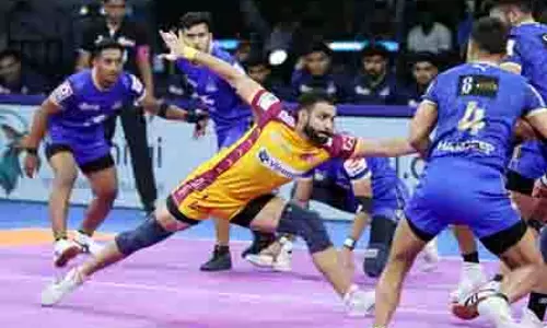 PKL 12: भारत ने 100वें मैच में 20 अंक बनाए, टाइटन्स ने स्टीलर्स को हराया PKL 12: भारत ने 100वें मैच में 20 अंक बनाए, टाइटन्स ने स्टीलर्स को हराया